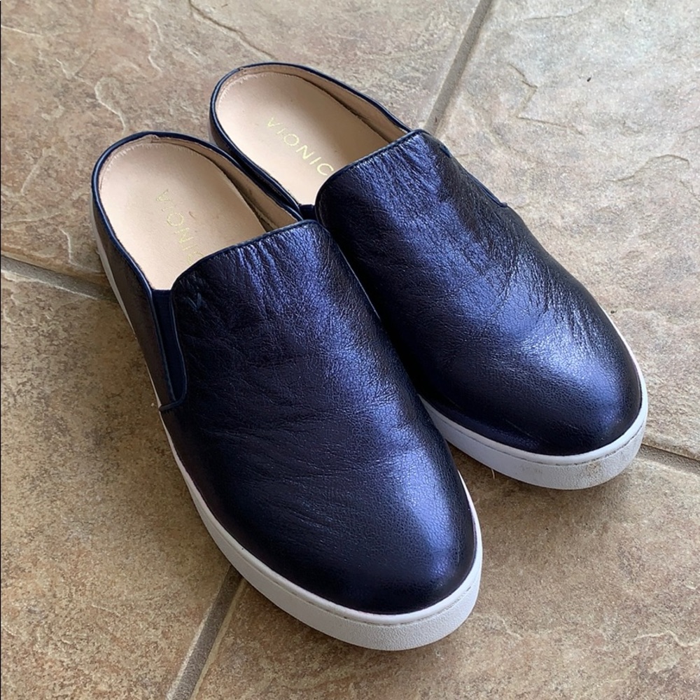 Vionic Metallic navy Dakota Slide. 8